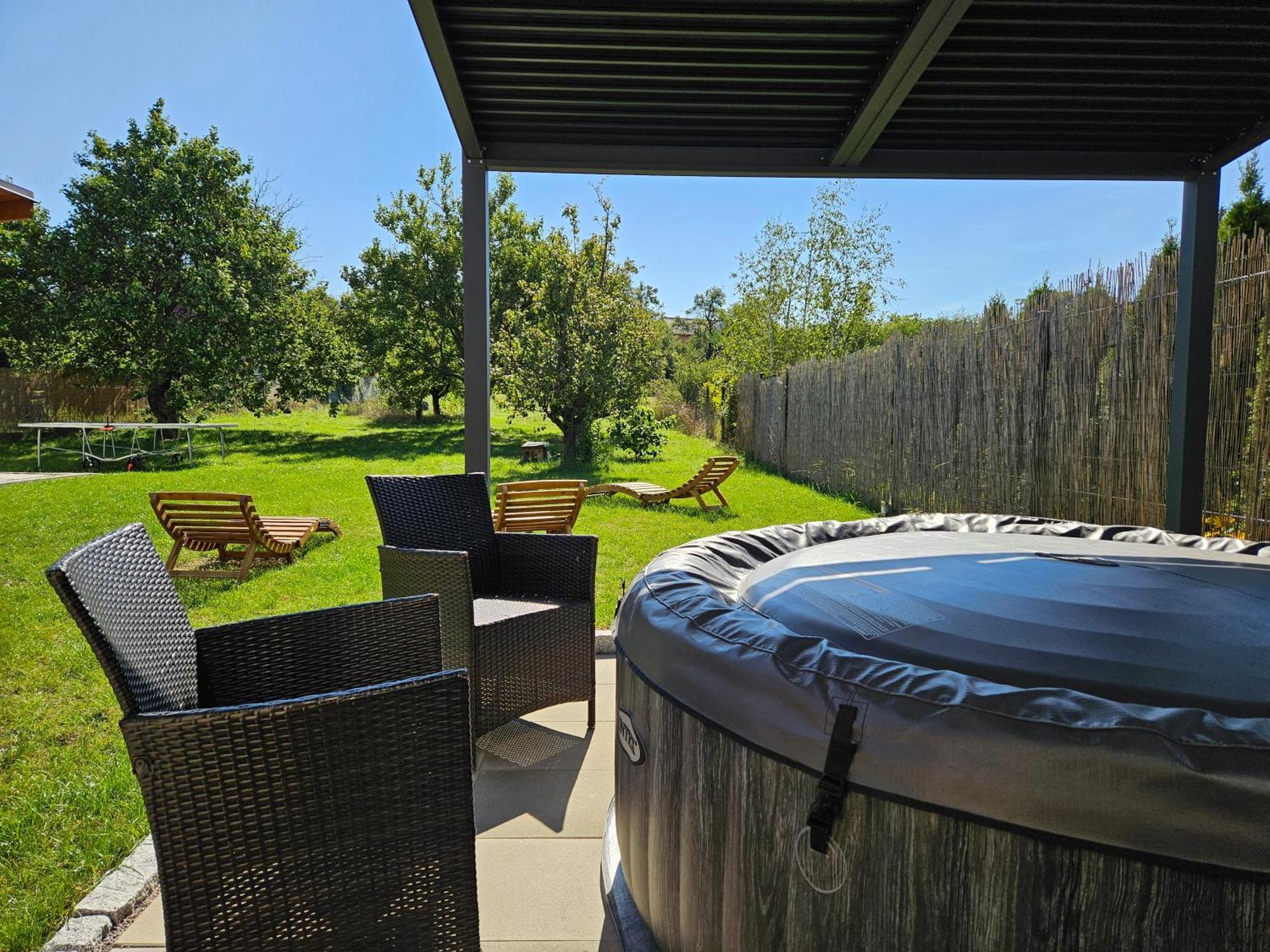 Holiday Home Znojmo W/ Wellness & Wine Exterior foto
